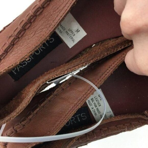 New Passports Flats Sz 7 Gil Brown Leather Kilted - Picture 4 of 8